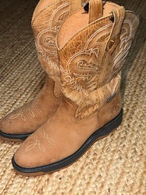 Cowboy boots men 10 woman 11